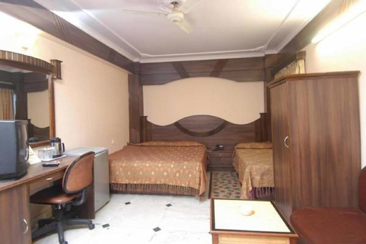 Hotel Welcome Palace Agartala Exterior photo