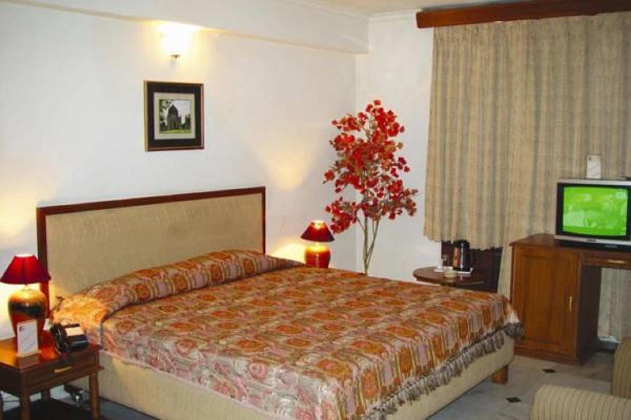 Hotel Welcome Palace Agartala Exterior photo